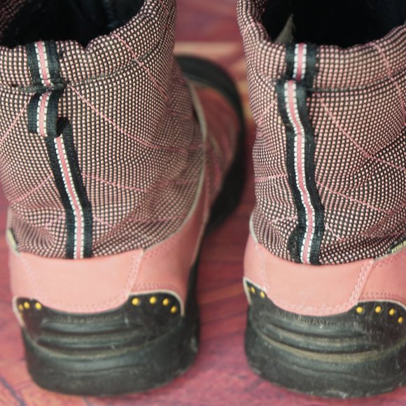 KEEN Pink & Black Hiking Ankle Boots Sz. 7 - Picture 6 of 13